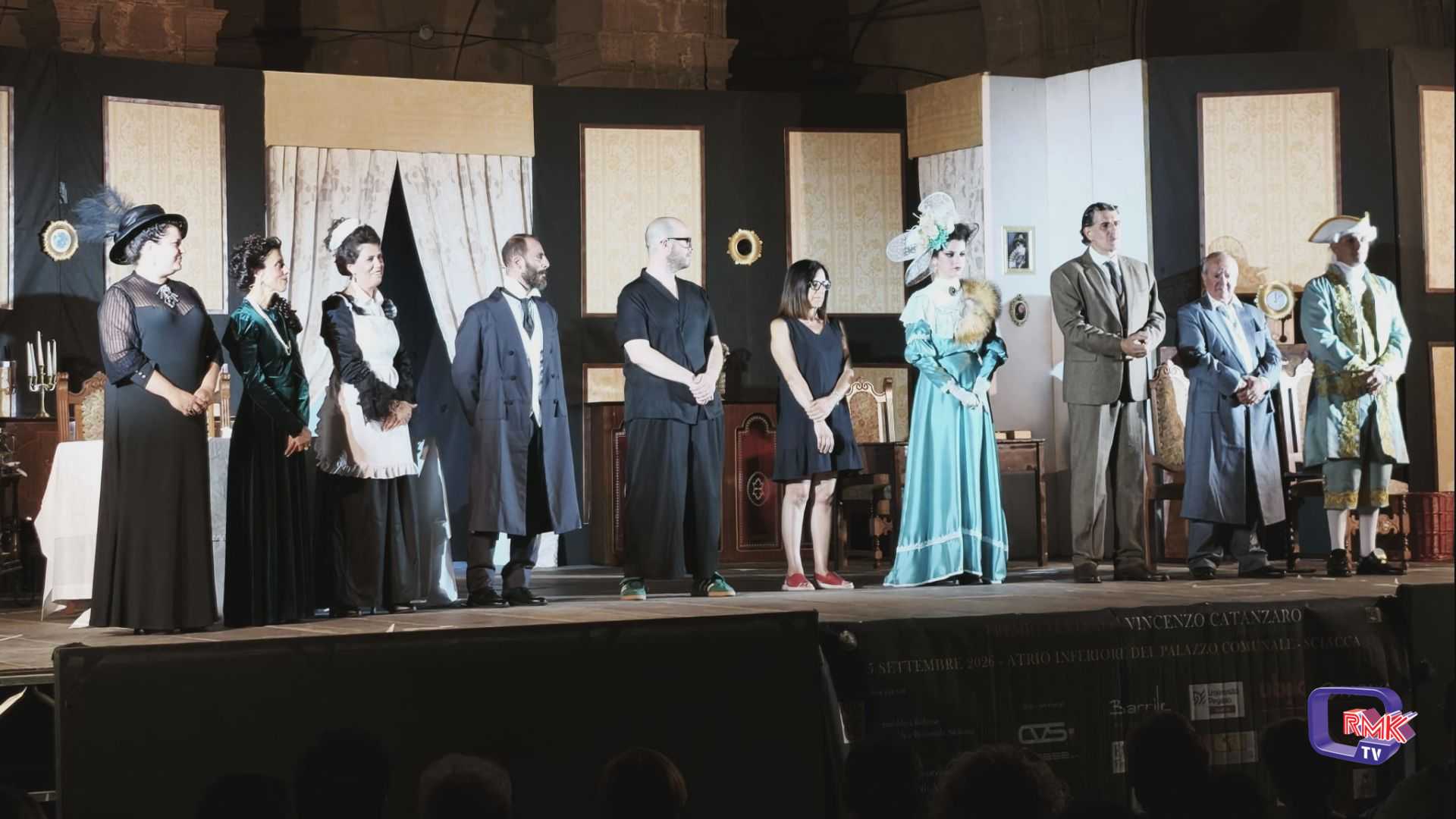 Teatro. Applausi e divertimento ieri al Comune con la Compagnia dell'Isola